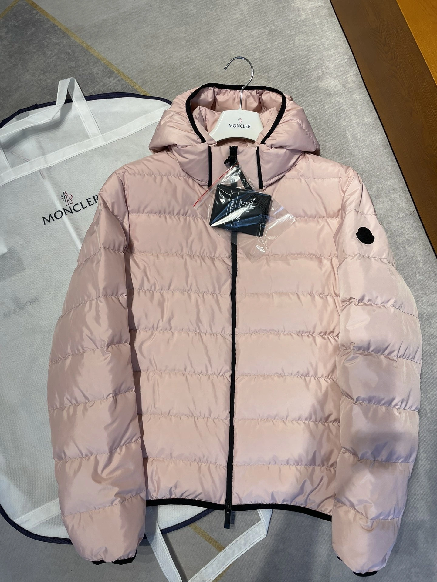 wg.luxury-- 7o9385r Down jacket goose down 3colour item:E-F409J2224-3H